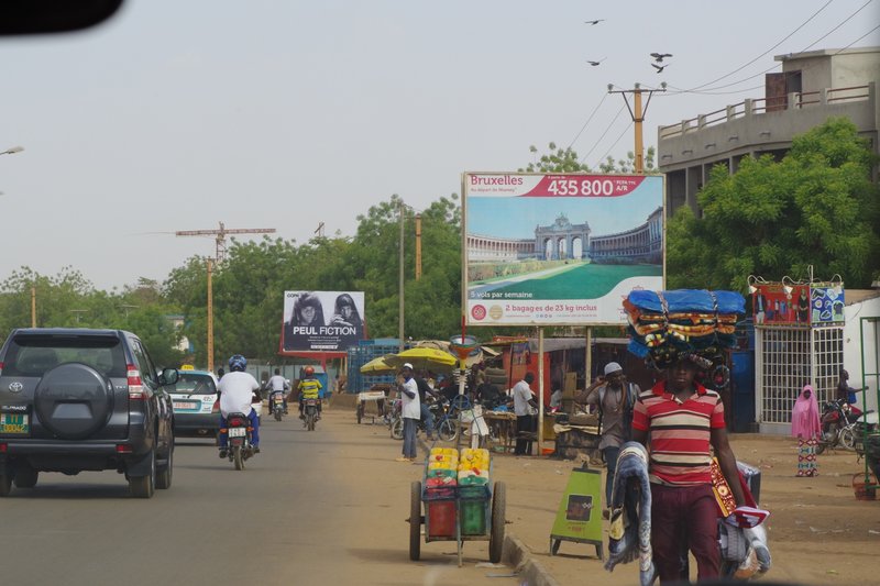 IMGP4672.jpg (509.48 KiB) 35173 mal betrachtet Strassenszene in Niamey, der Hauptstadt des Niger