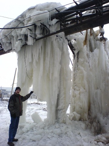 Bergwerk Tschertinskaja März 2006.jpg