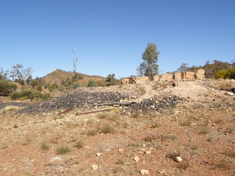 Reste einer kleinen Kupferschmelze unweit von Arkaroola Village.