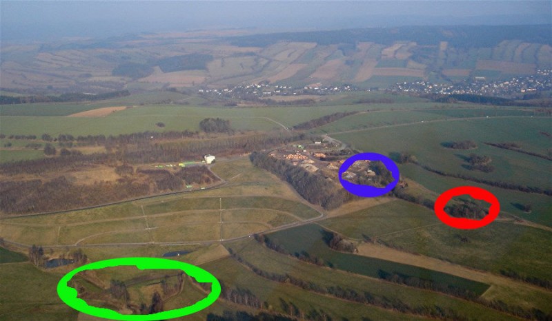 HimmlischHeer.JPG (93.62 KiB) 17142 mal betrachtet rot: ABB-Halde mit Gamma-Anomalie (ca. 2m²)<br />grün: ABB-Halde Pyrit-Probe <br />blau: Himmlisch Herr Richtschacht (unter No. 28 bei SAG Wismut geführt)